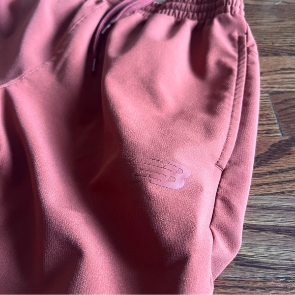 New Balance men’s orange wind breaker style pants size small - Picture 9 of 9